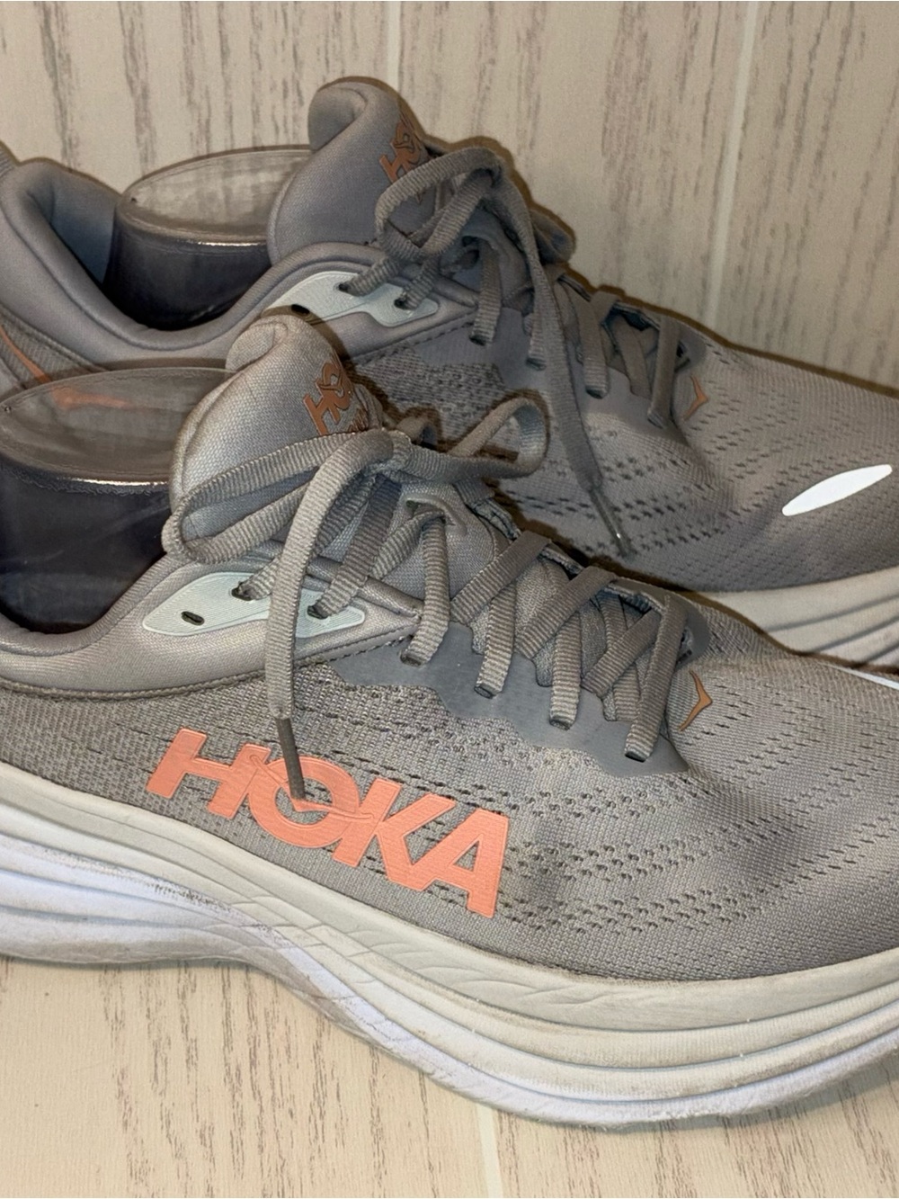 Hoka Women's Gray Running Shoes with Coral 10.5 Bondi 8